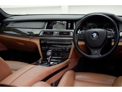 BMW Series 7 3.0 diesel V6 twin turbo Auto ปี 2015 จด 2018 รูปที่ 6